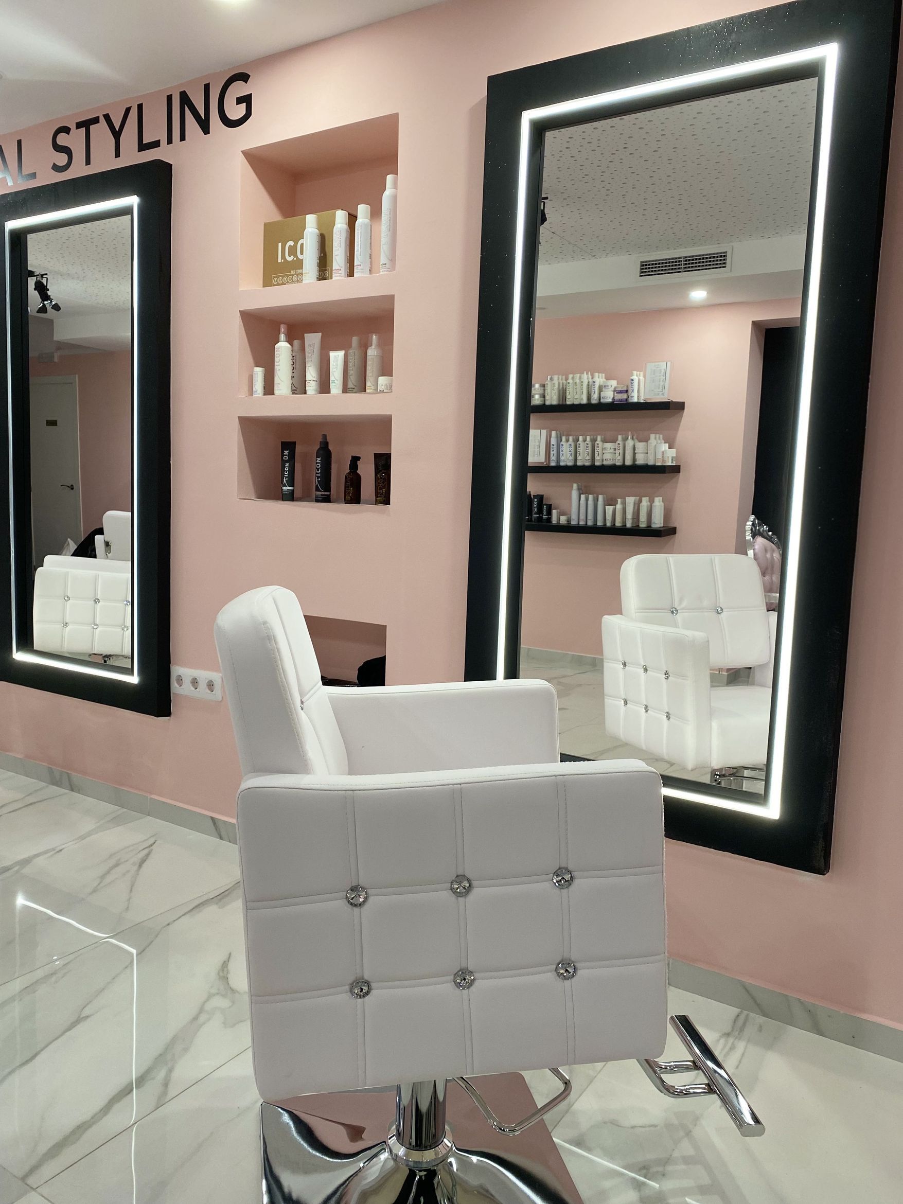 UNIQ PELUQUERIA & ESTÉTICA 💎