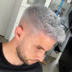 PELUQUERÍA BARBERÍA SALÓN LÓPEZ
