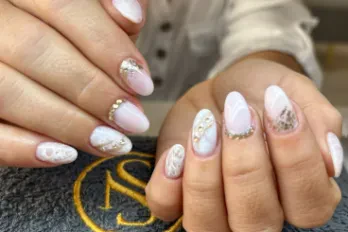 Sisu Nails