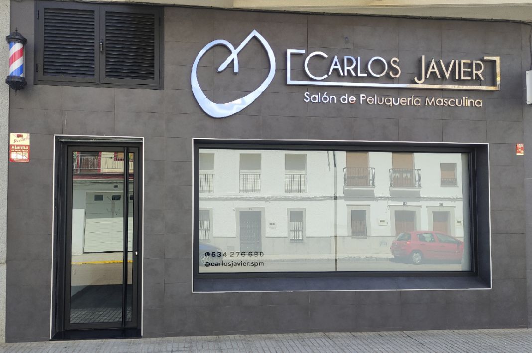CARLOS JAVIER SALÓN DE PELUQUERÍA MASCULINA
