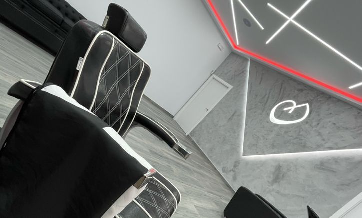 CARLOS JAVIER SALÓN DE PELUQUERÍA MASCULINA