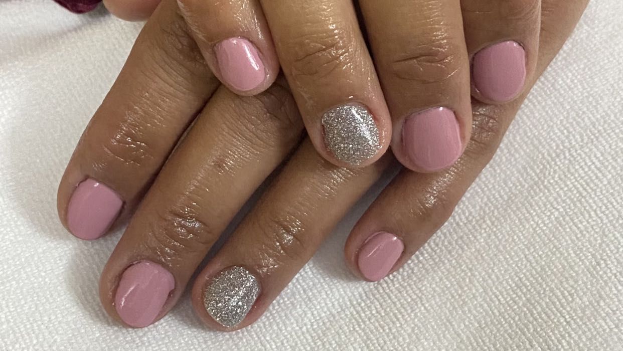 DAIANE FERREIRA PROFESIONAL EN MADEROTERAPIA Y NAILS DESIGN