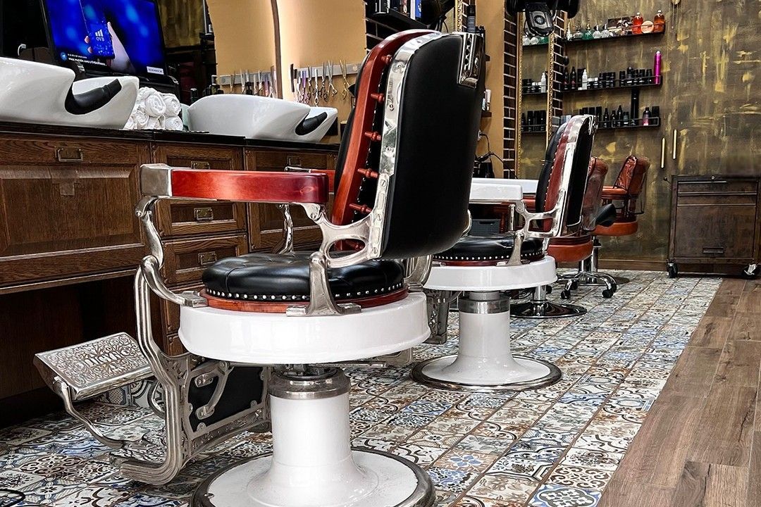 Diego Salvador Saloon