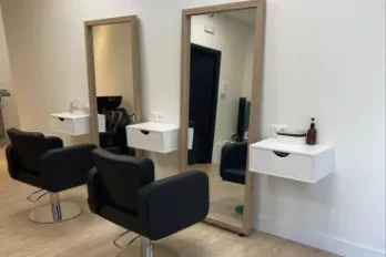 Esther Emovon salon de peluqueria